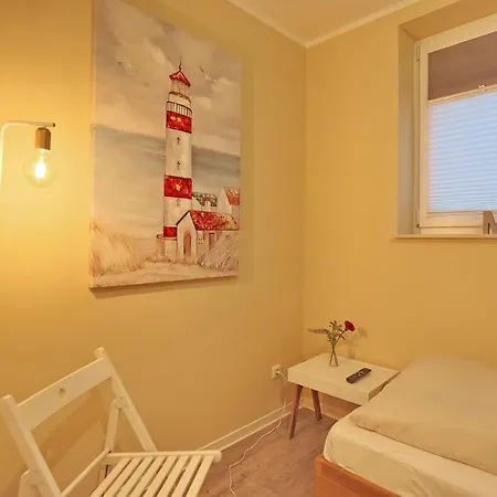 Bude 37 Bude 37 2 Julia *